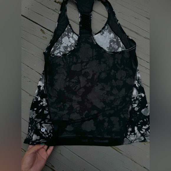Lululemon •  Sunshine Salutation Tank • Dusk Dye White Black / Black - Picture 10 of 10